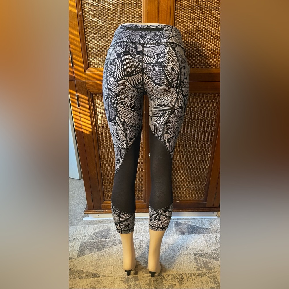 Lululemon Pace Rival Crop 22” - Picture 2 of 5